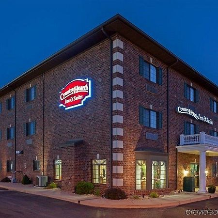 Country Hearth Inn & Suites Edwardsville Exterior photo