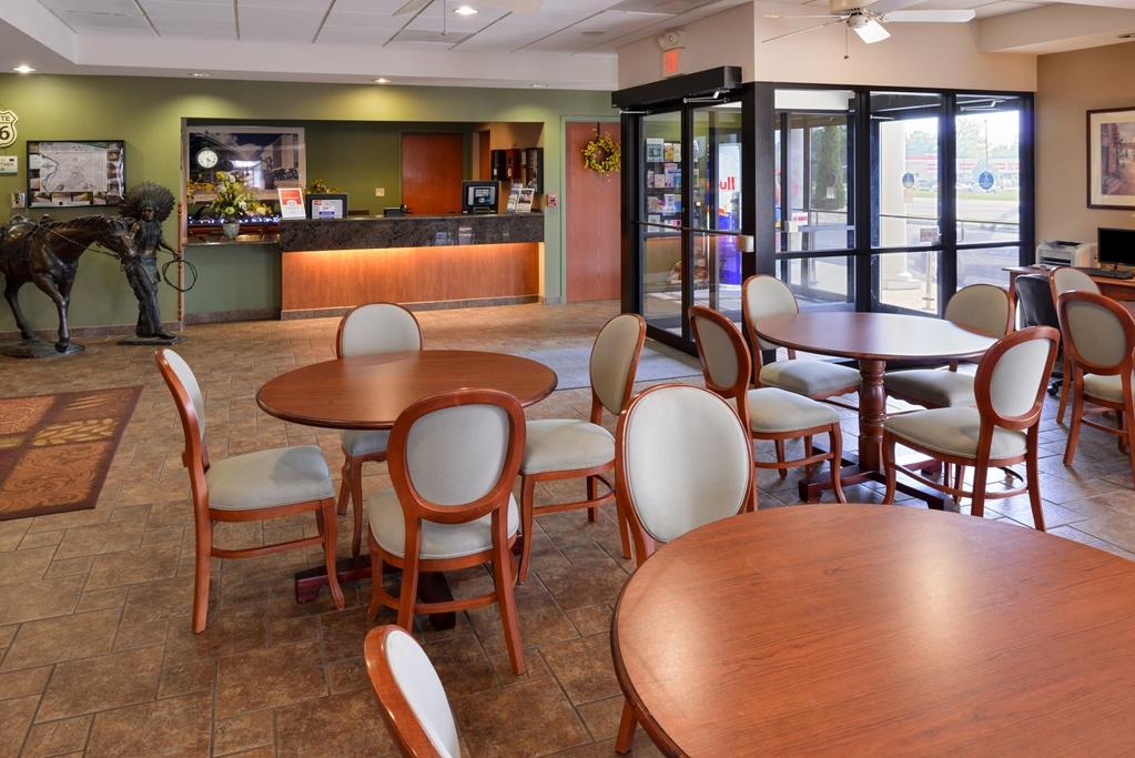 Country Hearth Inn & Suites Edwardsville Interior photo