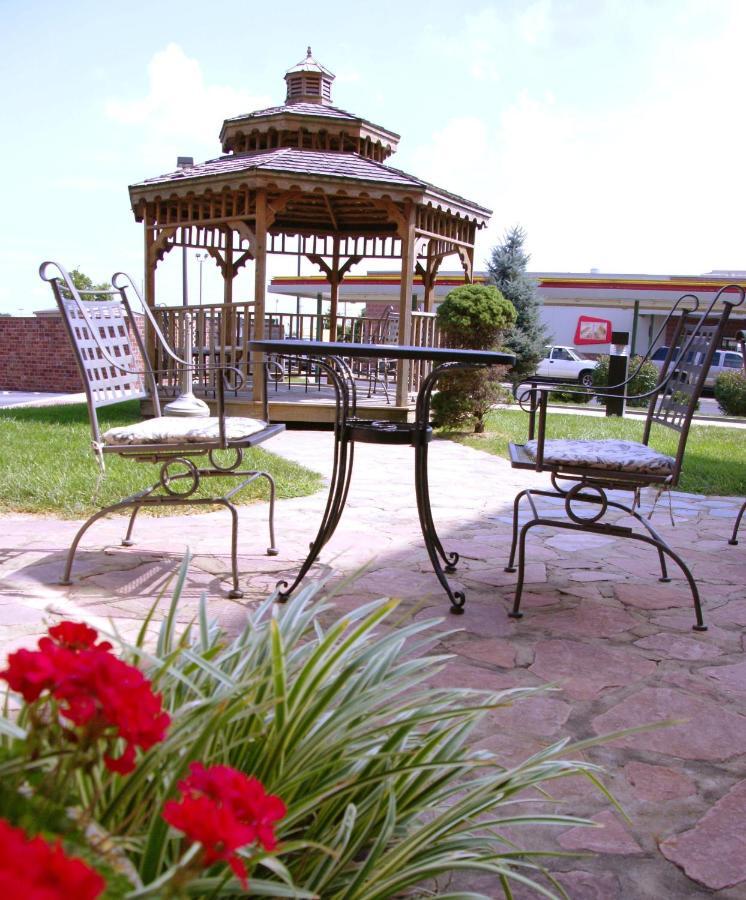 Country Hearth Inn & Suites Edwardsville Exterior photo